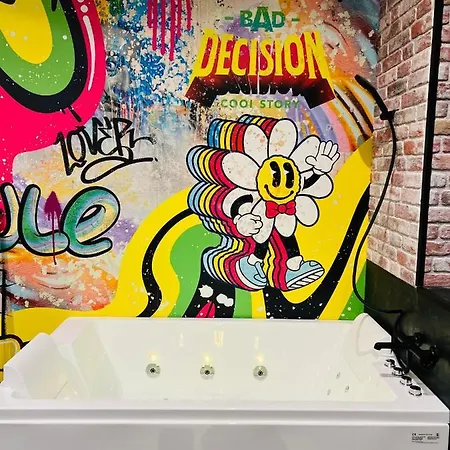 Capsule Street Art - Sauna- Jacuzzi - Playstation 5 - Billard - Netflix - Cinema - Terrasse דירה